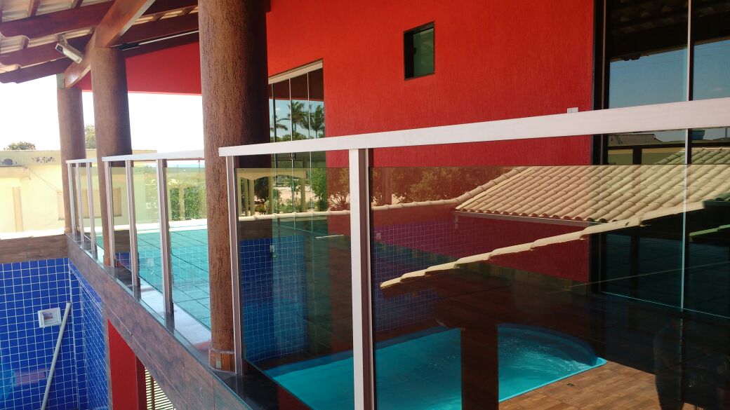 Guarda corpo em aluminio e vidro.jpeg Guarda corpo em aluminio e vidro.jpeg